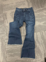 Grace in LA Center Seam