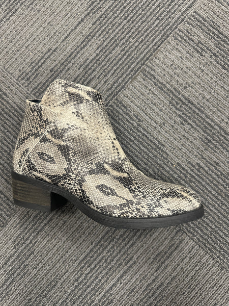 Bos and Company Snake Shoes