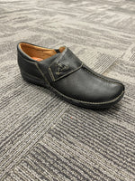 Clarks Un Loop Ave